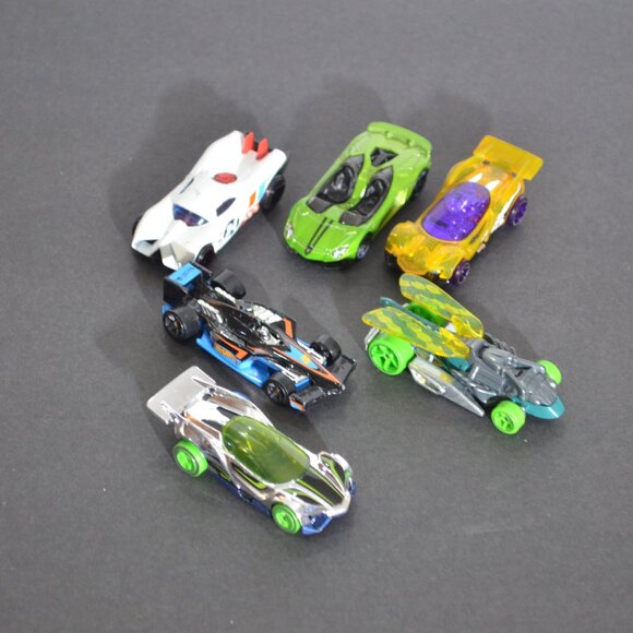 Hot wheels character cars lot - Picture 5 of 7